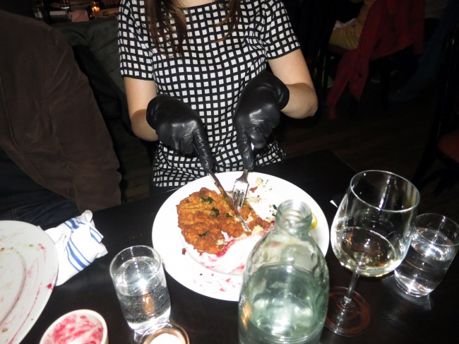 eating with gloves